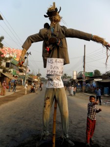 Angry villagers burnt Dan Mowzena's effigy during general strike in Phulbari on 24 Nov 2012 . Photo credit: Mizanur Rahman